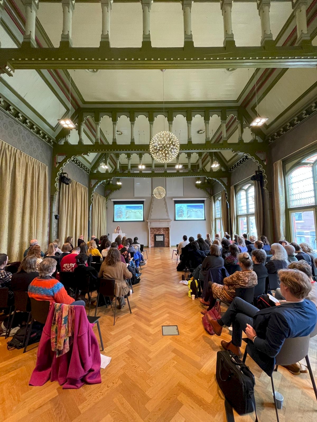 curious hands. space + sound in learning making Minerva Art Academy. Groene Zaal. Presentation Imka Buurke. Photo: Karel-Jan Buurke.
