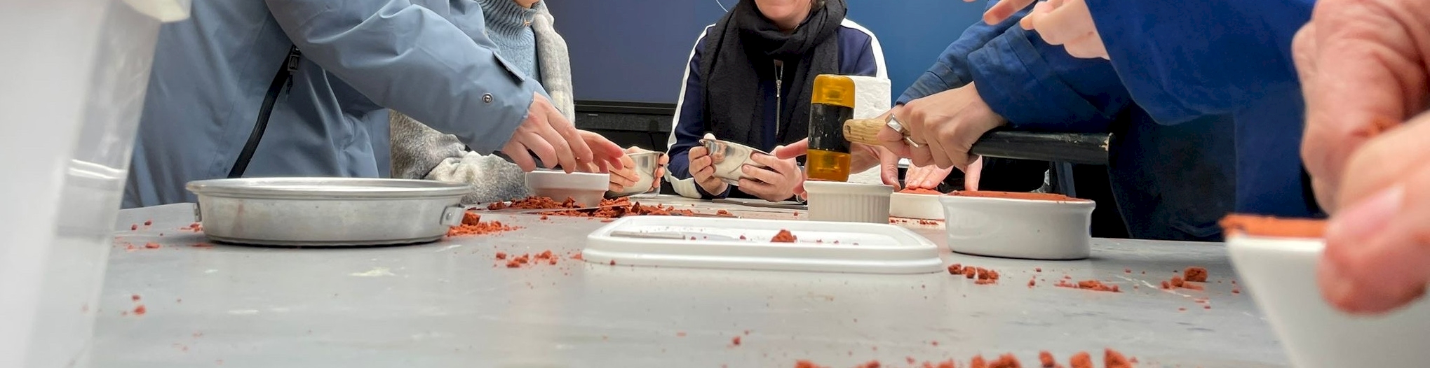 curious hands. space + sound in learning making Workshops. Screaming Tin. Marcel van Kan. Photo Marcel van Kan.