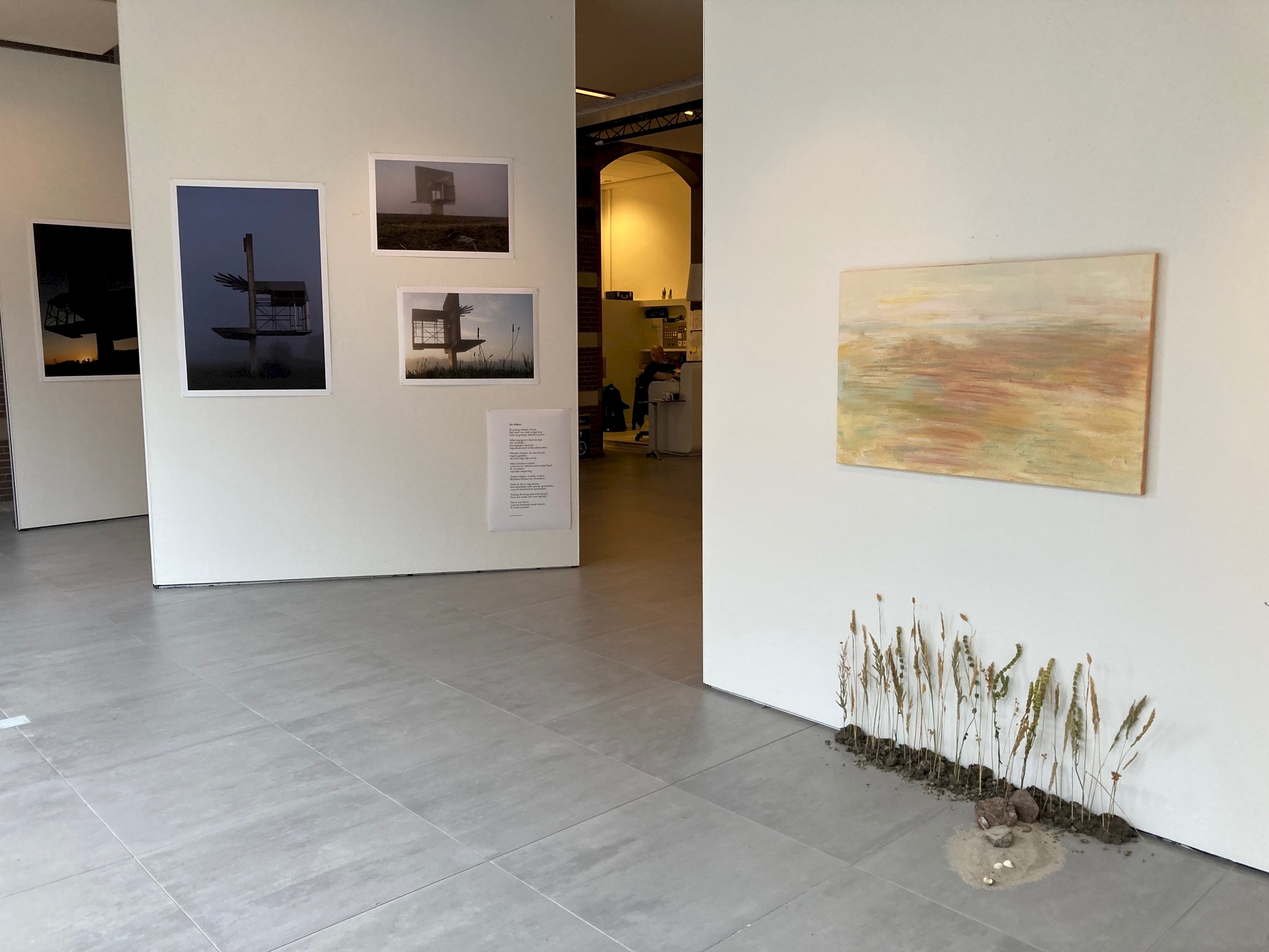 Knowing me. Knowing you. These are Curious Hands Exhibition View Knowing Me. Knowing You. Inge Huizenga (front), Marjan Lageweg (back).